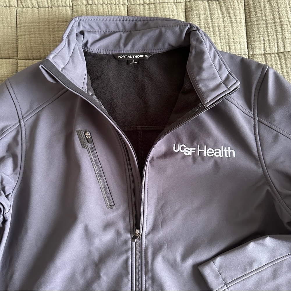 Women's Gray Jacket with UCSF Health Logo - Picture 4 of 6